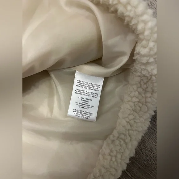 Girl's Kensie Girl Ivory Sherpa Peacoat- Size 7/8- Pre-owned - Picture 3 of 4